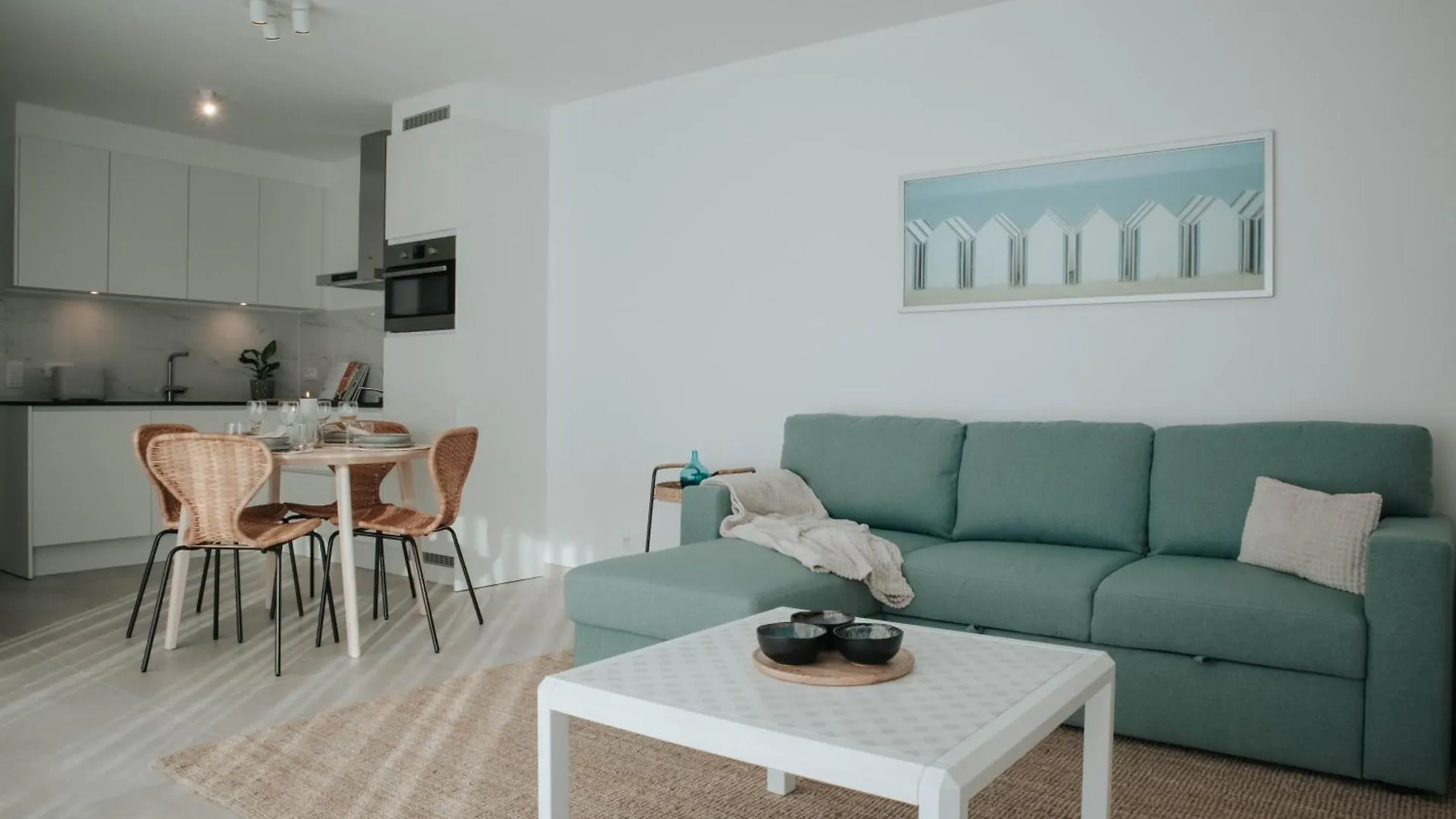 Nieuw Appartement Nabij Het Strand Met Privegarage Oostende Daire